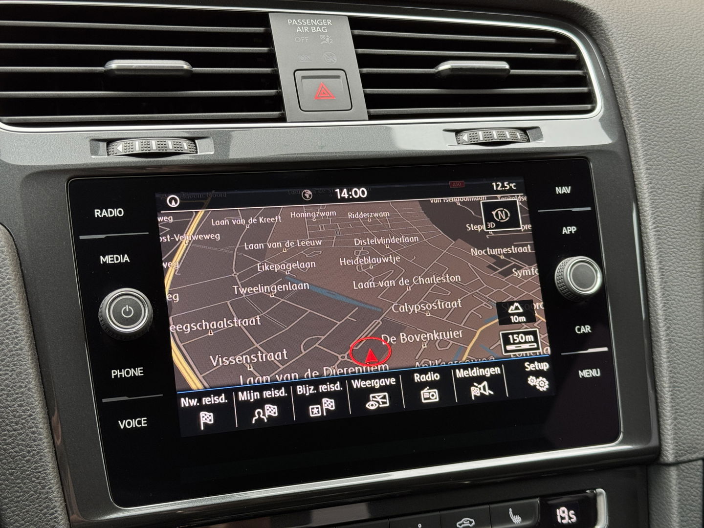 Volkswagen Golf 1.0 TSI Comfortline Business | Apple Carplay | Android Auto | Navigatie | Stoelverwarming | Massage Stoel | Adaptieve Cruise Control | DAB | Isofix | Front Assist |