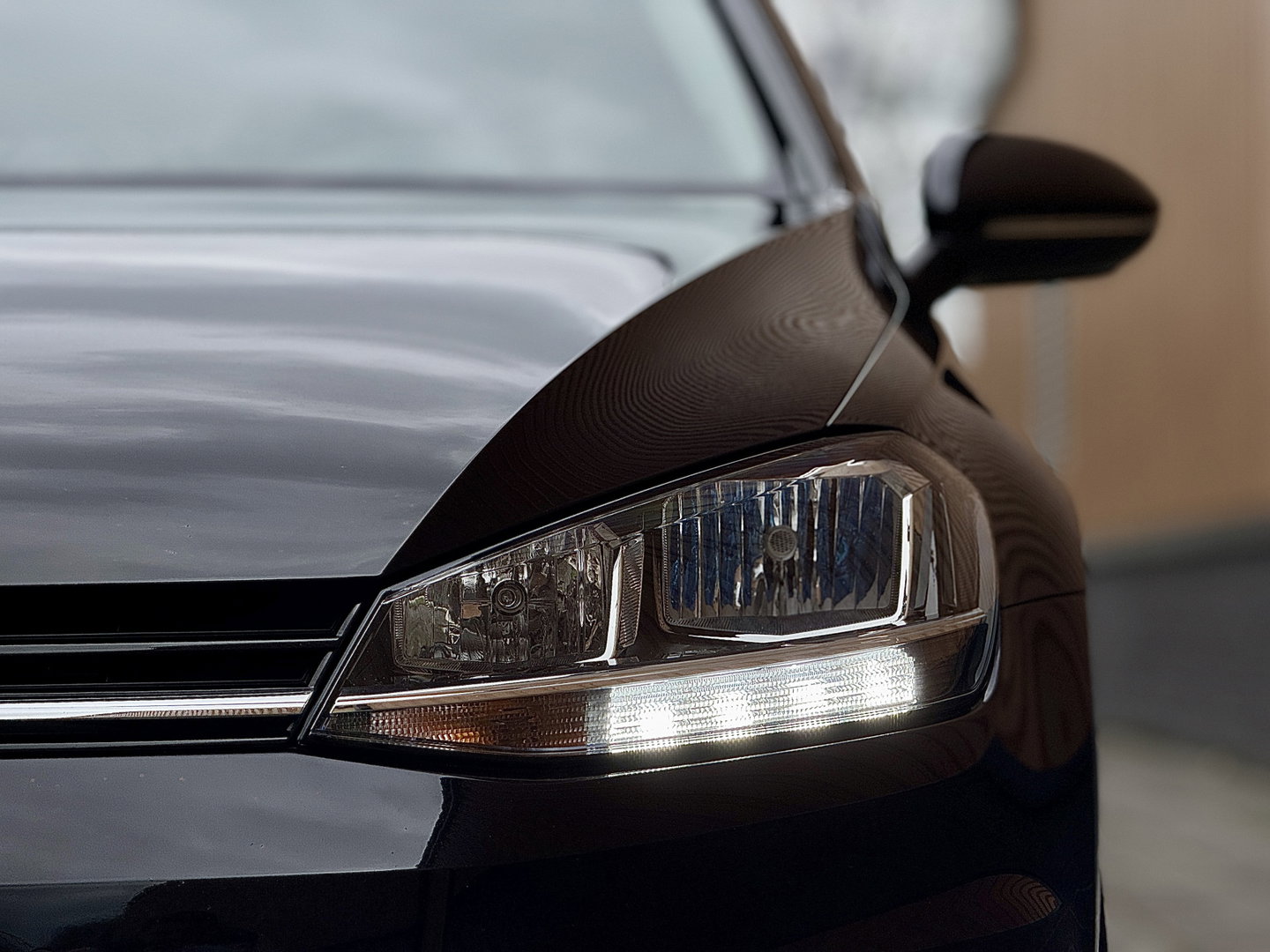 Volkswagen Golf 1.0 TSI Comfortline Business | Apple Carplay | Android Auto | Navigatie | Stoelverwarming | Massage Stoel | Adaptieve Cruise Control | DAB | Isofix | Front Assist |