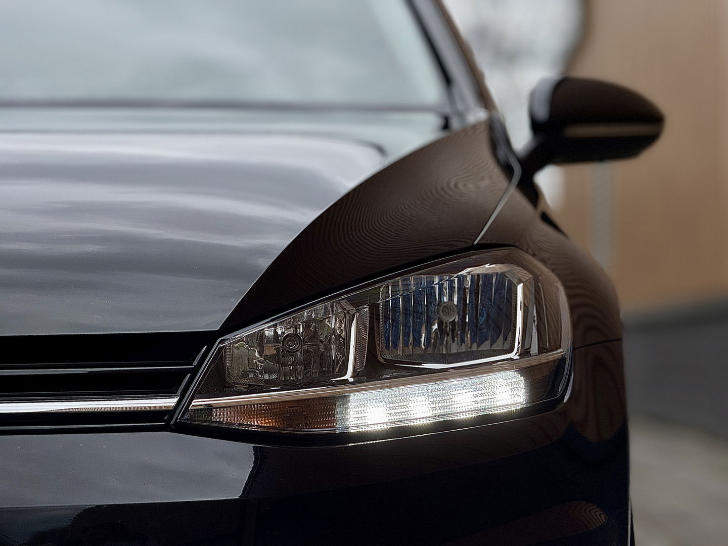 Volkswagen Golf 1.0 TSI Comfortline Business | Apple Carplay | Android Auto | Navigatie | Stoelverwarming | Massage Stoel | Adaptieve Cruise Control | DAB | Isofix | Front Assist |