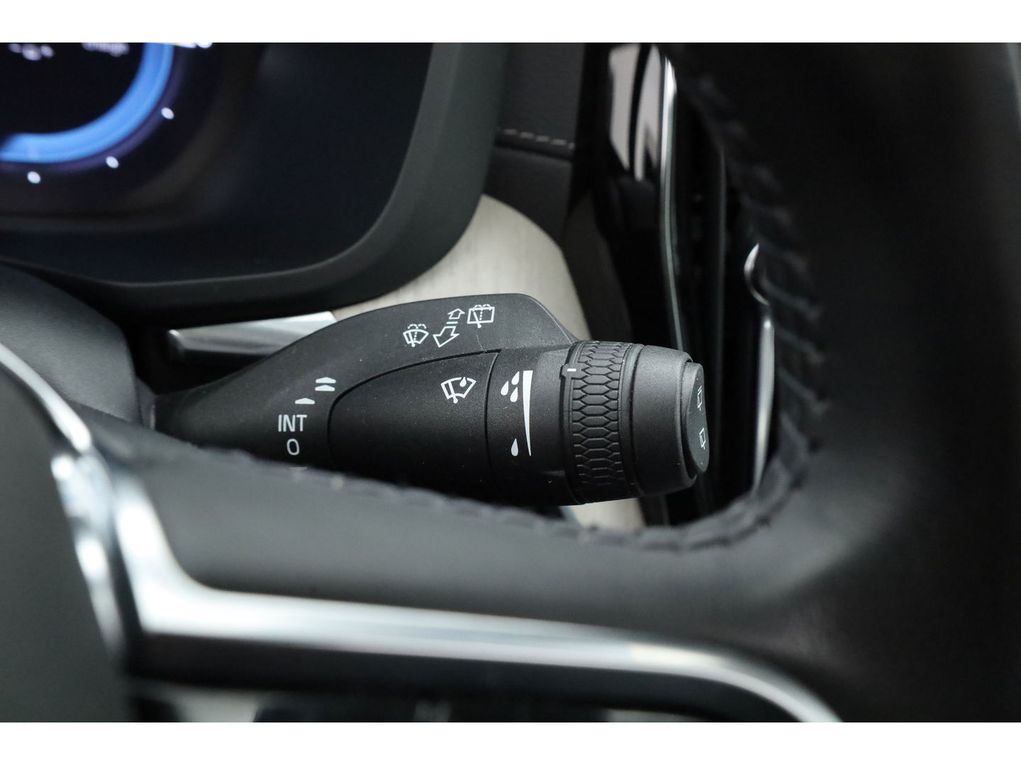 Volvo XC60 2.0 T6 Plug-in hybrid AWD Inscription | Google | Trekhaak | Pano-dak | Camera | Stoel + stuurverwarming |