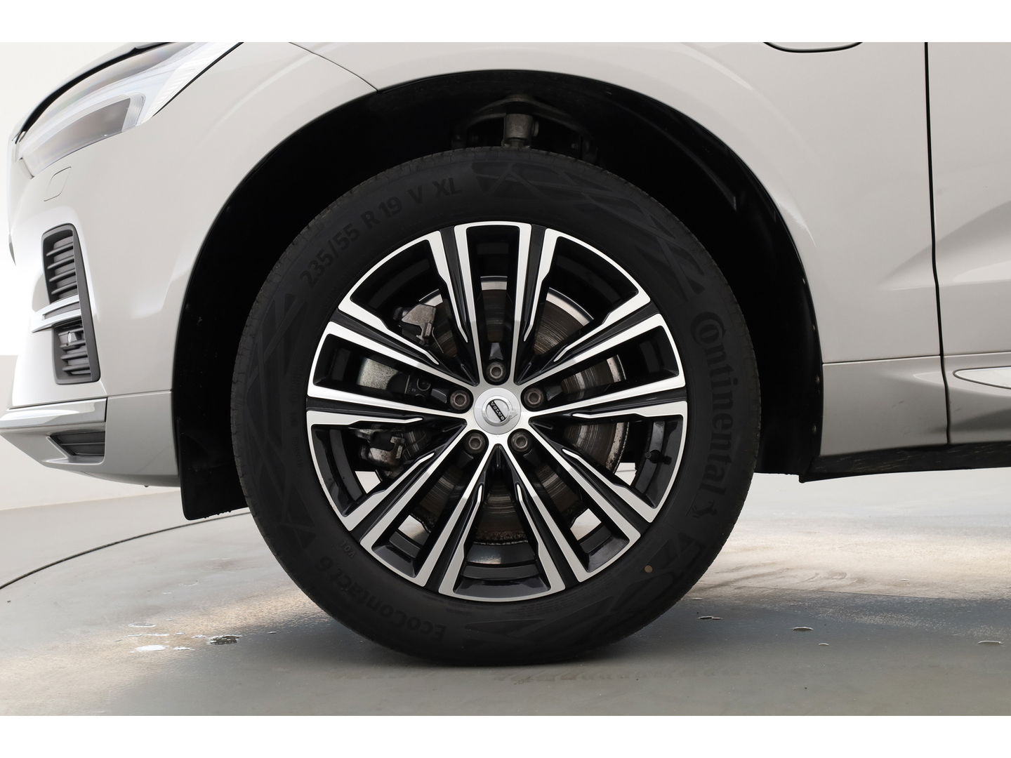 Volvo XC60 2.0 T6 Plug-in hybrid AWD Inscription | Google | Trekhaak | Pano-dak | Camera | Stoel + stuurverwarming |