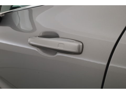 Volvo XC60 2.0 T6 Plug-in hybrid AWD Inscription | Google | Trekhaak | Pano-dak | Camera | Stoel + stuurverwarming |