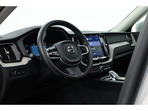 Volvo XC60 2.0 T6 Plug-in hybrid AWD Inscription | Google | Trekhaak | Pano-dak | Camera | Stoel + stuurverwarming |