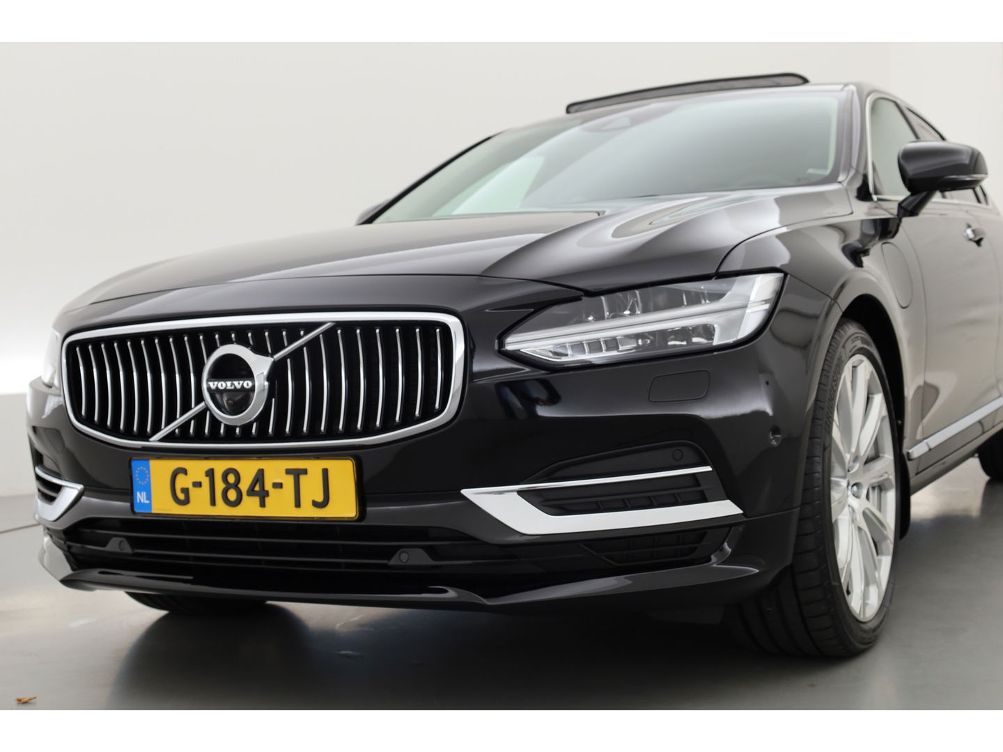 Volvo S90 2.0 T8 AWD Inscription | Polestar | Full Option | B&W audio | luchtvering | Schuifdak | massage | Trekhaak |