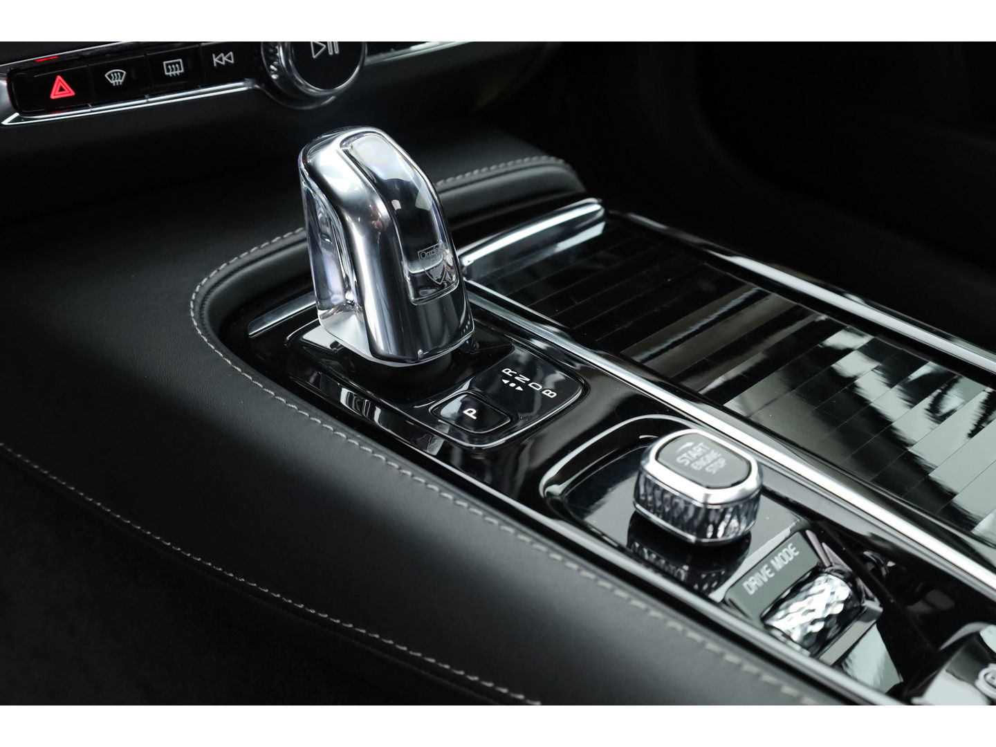 Volvo S90 2.0 T8 AWD Inscription | Polestar | Full Option | B&W audio | luchtvering | Schuifdak | massage | Trekhaak |