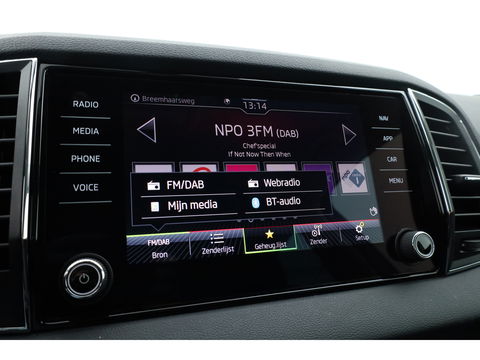 Škoda Karoq 1.5 TSI ACT Style DSG | Navi | Adapt. Cruise | Camera | Keyless | All Season | Apple CarPlay | Stoelverw.