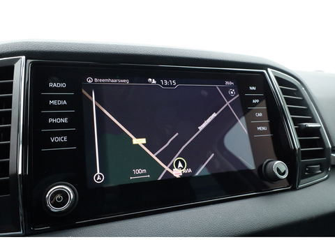 Škoda Karoq 1.5 TSI ACT Style DSG | Navi | Adapt. Cruise | Camera | Keyless | All Season | Apple CarPlay | Stoelverw.