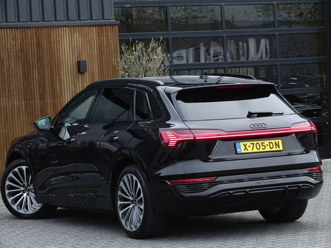 Audi Q8 e-tron 50 340PK Quattro / S-line / 360° / 2023