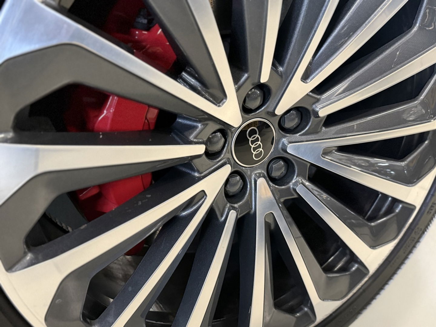 Audi Q8 e-tron 50 340PK Quattro / S-line / 360° / 2023