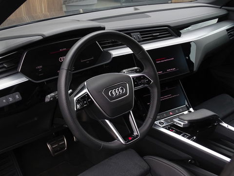 Audi Q8 e-tron 50 340PK Quattro / S-line / 360° / 2023