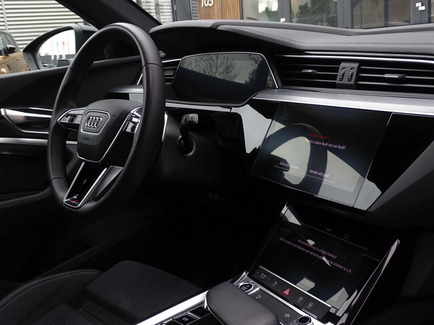 Audi Q8 e-tron 50 340PK Quattro / S-line / 360° / 2023