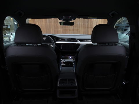 Audi Q8 e-tron 50 340PK Quattro / S-line / 360° / 2023