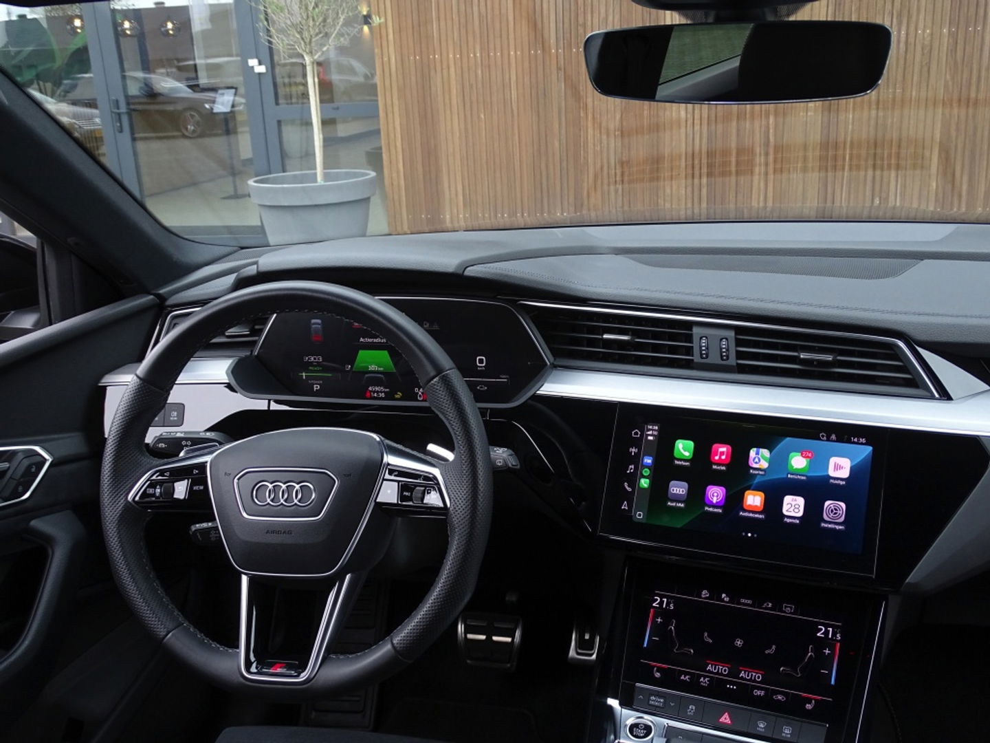 Audi Q8 e-tron 50 340PK Quattro / S-line / 360° / 2023