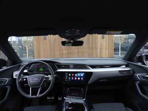 Audi Q8 e-tron 50 340PK Quattro / S-line / 360° / 2023