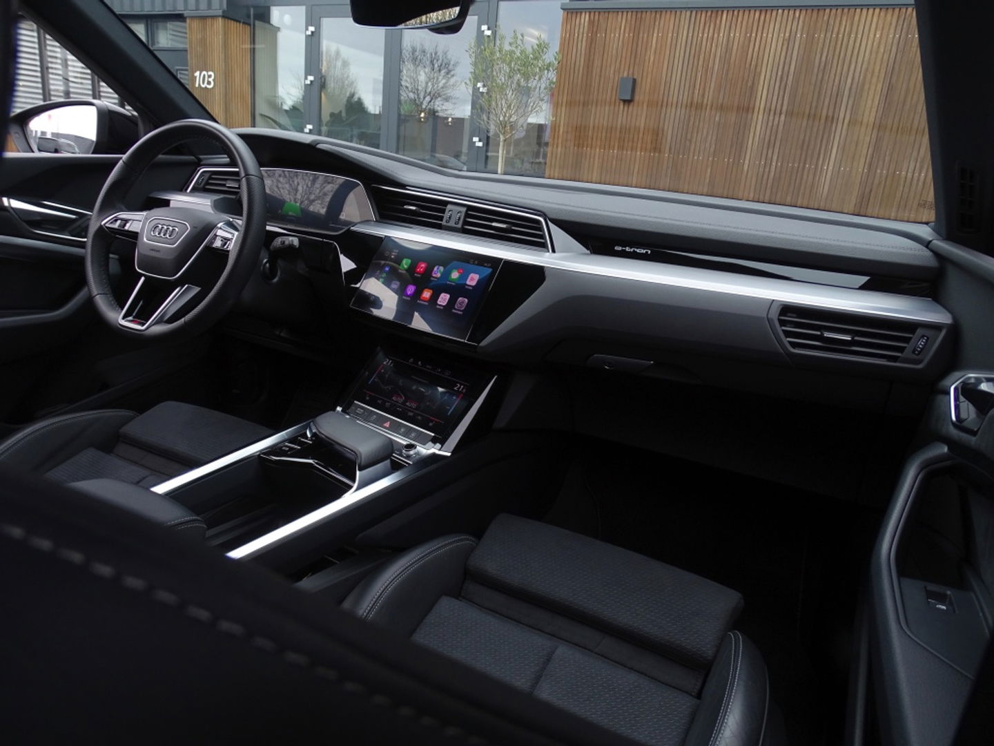 Audi Q8 e-tron 50 340PK Quattro / S-line / 360° / 2023