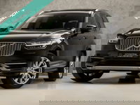 Volvo XC90 - 2.0 T8 Twin Engine AWD Inscription 7 Persoons 408Pk Automaat (PANORAMADAK, LUCHTVERING, APPLE CARPLAY, STOELVENTILATIE, ZWART HEMEL, MASSAGE, HARMAN/KARDON, MEMORY SEATS, CAMERA, ELEK ACHTERKLEP, NIEUWSTAAT)