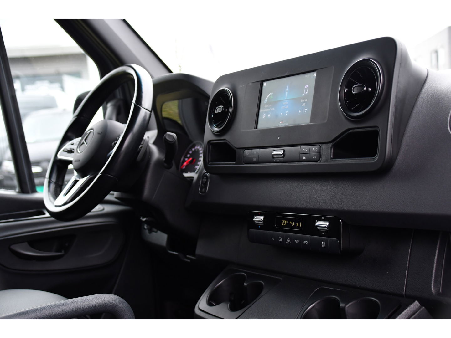 Mercedes-Benz Sprinter 315 1.9 CDI L2H1 RWD PB Edition Adaptieve Cruise, 360 Camera, Carplay, Standkachel, Leder, 150pk, Automaat, Trekhaak, Uniek!