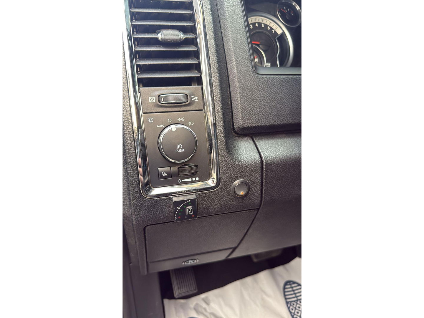 Dodge Ram 1500 5.7 V8 4x4 Crew Cab 5'7