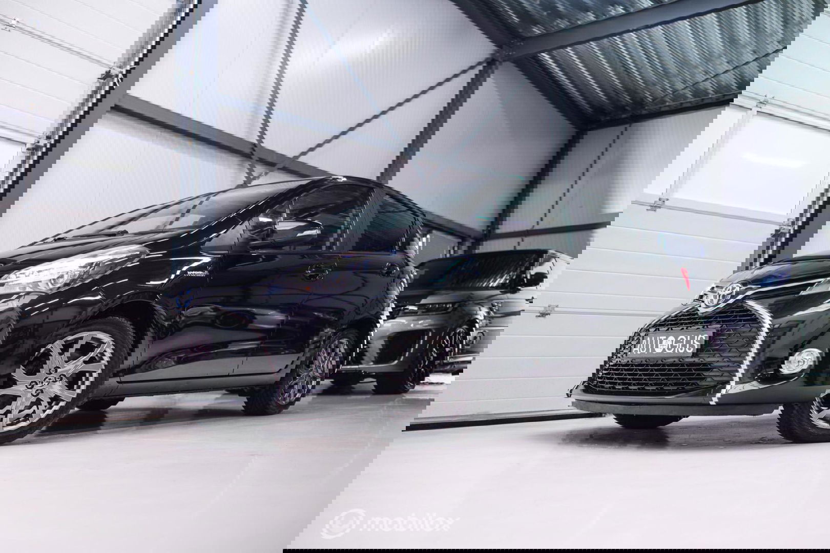 Toyota Yaris 1.5 Hybrid Dynamic | Panorama | Camera | Trekhaak | Winterset | NL auto NAP | Rijklaarprijs | Cruise |