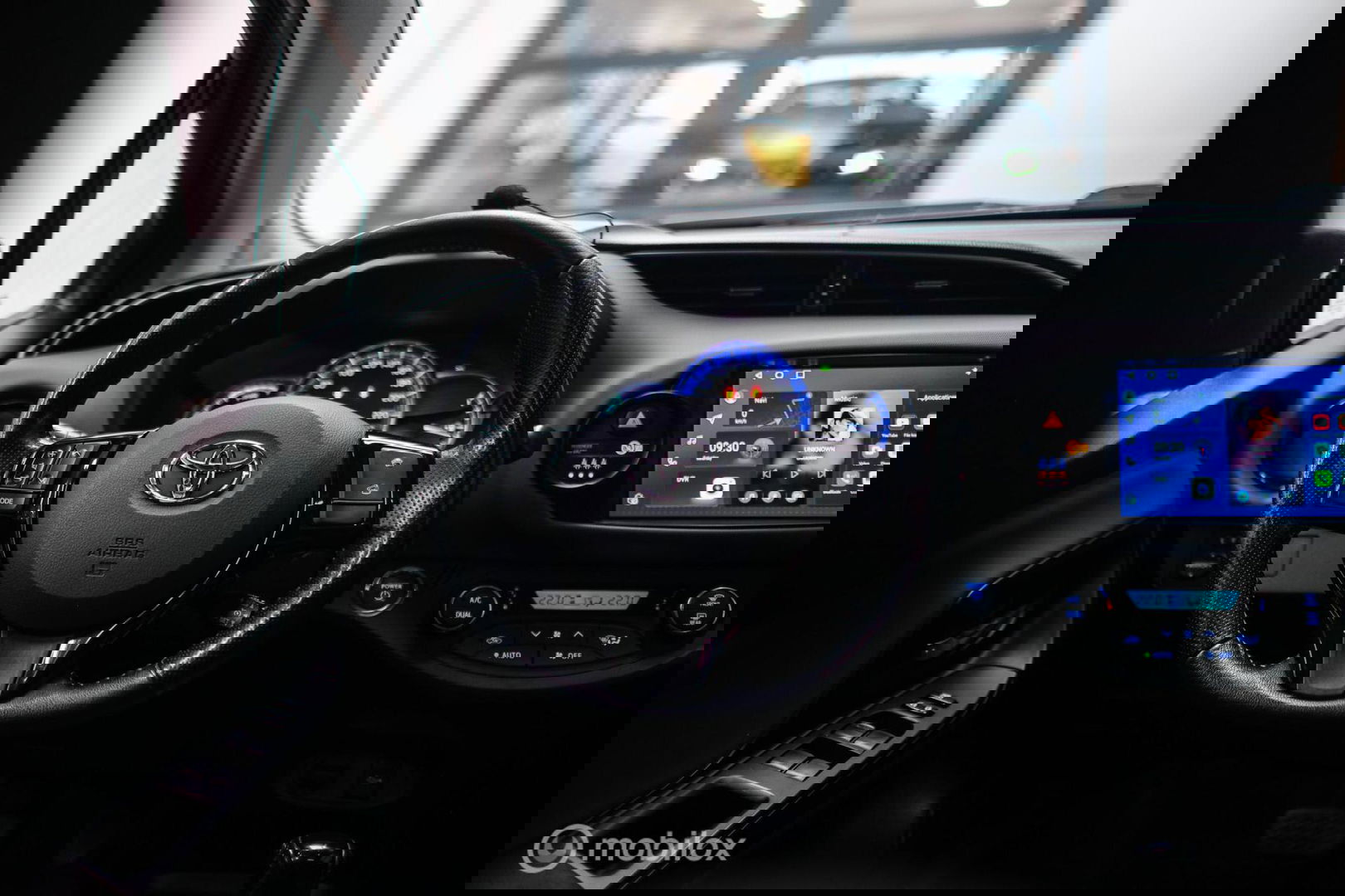 Toyota Yaris 1.5 Hybrid Dynamic | Panorama | Camera | Trekhaak | Winterset | NL auto NAP | Rijklaarprijs | Cruise |