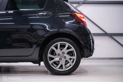 Toyota Yaris 1.5 Hybrid Dynamic | Panorama | Camera | Trekhaak | Winterset | NL auto NAP | Rijklaarprijs | Cruise |