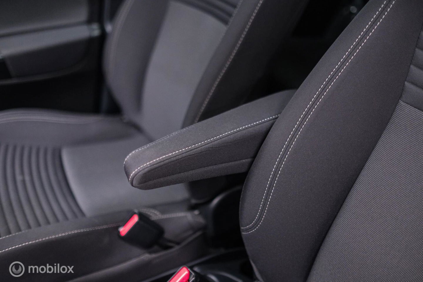 Toyota Yaris 1.5 Hybrid Dynamic | Panorama | Camera | Trekhaak | Winterset | NL auto NAP | Rijklaarprijs | Cruise |