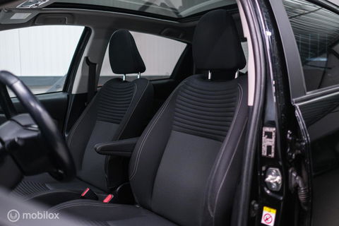 Toyota Yaris 1.5 Hybrid Dynamic | Panorama | Camera | Trekhaak | Winterset | NL auto NAP | Rijklaarprijs | Cruise |