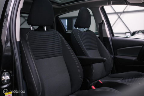 Toyota Yaris 1.5 Hybrid Dynamic | Panorama | Camera | Trekhaak | Winterset | NL auto NAP | Rijklaarprijs | Cruise |