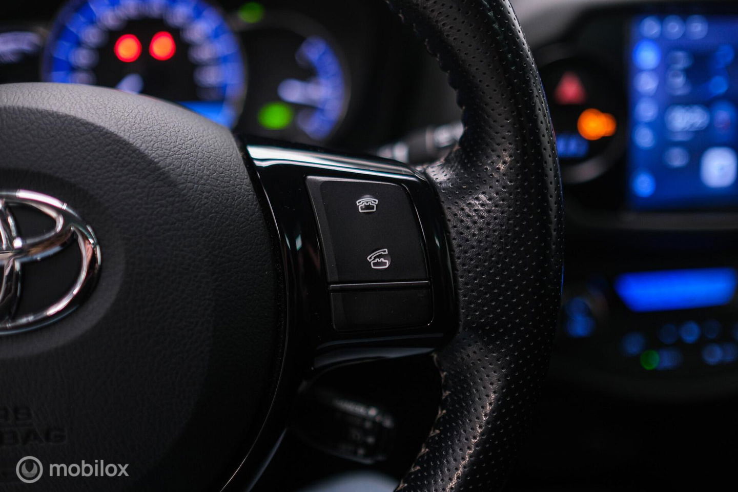 Toyota Yaris 1.5 Hybrid Dynamic | Panorama | Camera | Trekhaak | Winterset | NL auto NAP | Rijklaarprijs | Cruise |