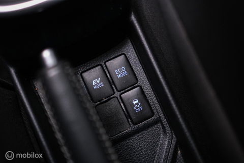 Toyota Yaris 1.5 Hybrid Dynamic | Panorama | Camera | Trekhaak | Winterset | NL auto NAP | Rijklaarprijs | Cruise |