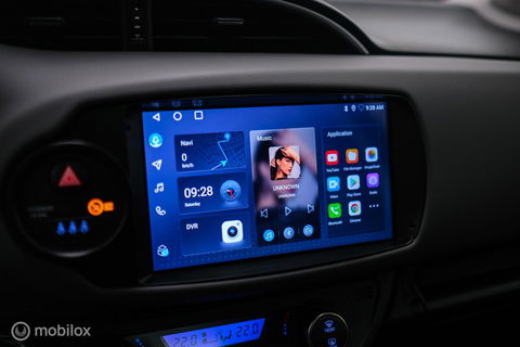 Toyota Yaris 1.5 Hybrid Dynamic | Panorama | Camera | Trekhaak | Winterset | NL auto NAP | Rijklaarprijs | Cruise |