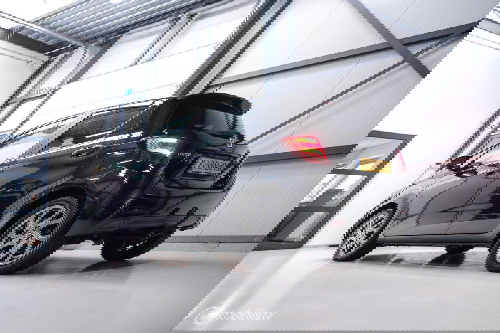 Toyota Yaris 1.5 Hybrid Dynamic | Panorama | Camera | Trekhaak | Winterset | NL auto NAP | Rijklaarprijs | Cruise |