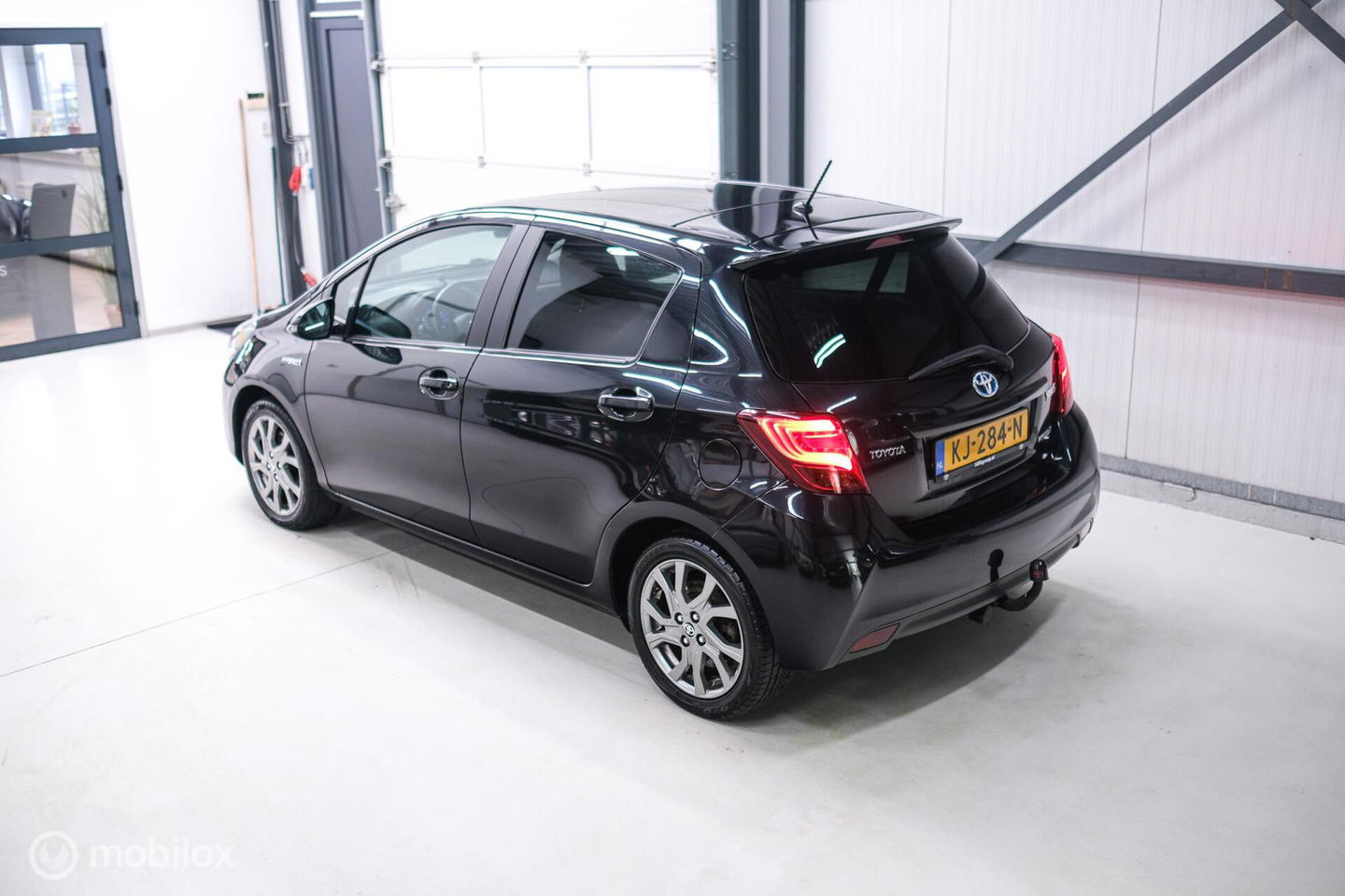 Toyota Yaris 1.5 Hybrid Dynamic | Panorama | Camera | Trekhaak | Winterset | NL auto NAP | Rijklaarprijs | Cruise |