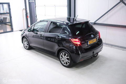 Toyota Yaris 1.5 Hybrid Dynamic | Panorama | Camera | Trekhaak | Winterset | NL auto NAP | Rijklaarprijs | Cruise |