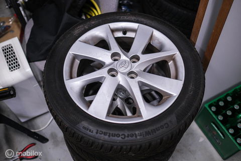 Toyota Yaris 1.5 Hybrid Dynamic | Panorama | Camera | Trekhaak | Winterset | NL auto NAP | Rijklaarprijs | Cruise |