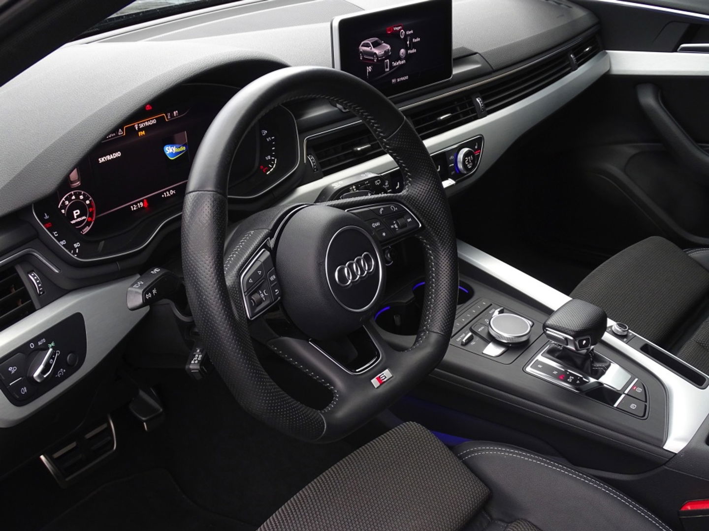 Audi A4 Avant 1.4 TFSI 150PK automaat. S-line S / S virtual dashboard / *NAP*