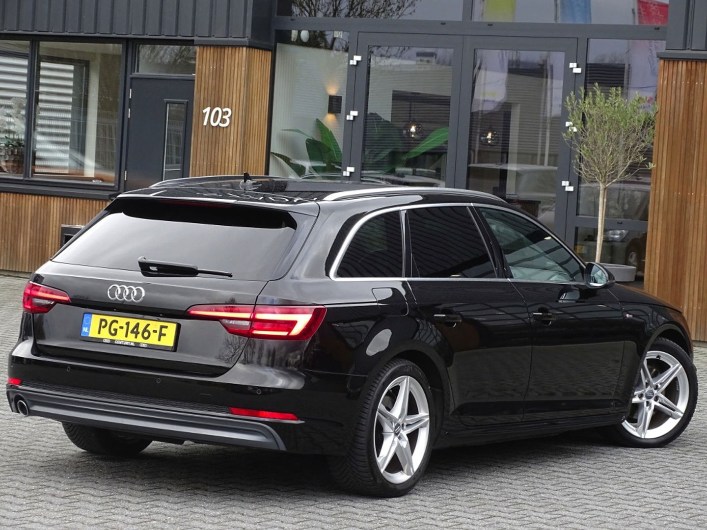 Audi A4 Avant 1.4 TFSI 150PK automaat. S-line S / S virtual dashboard / *NAP*