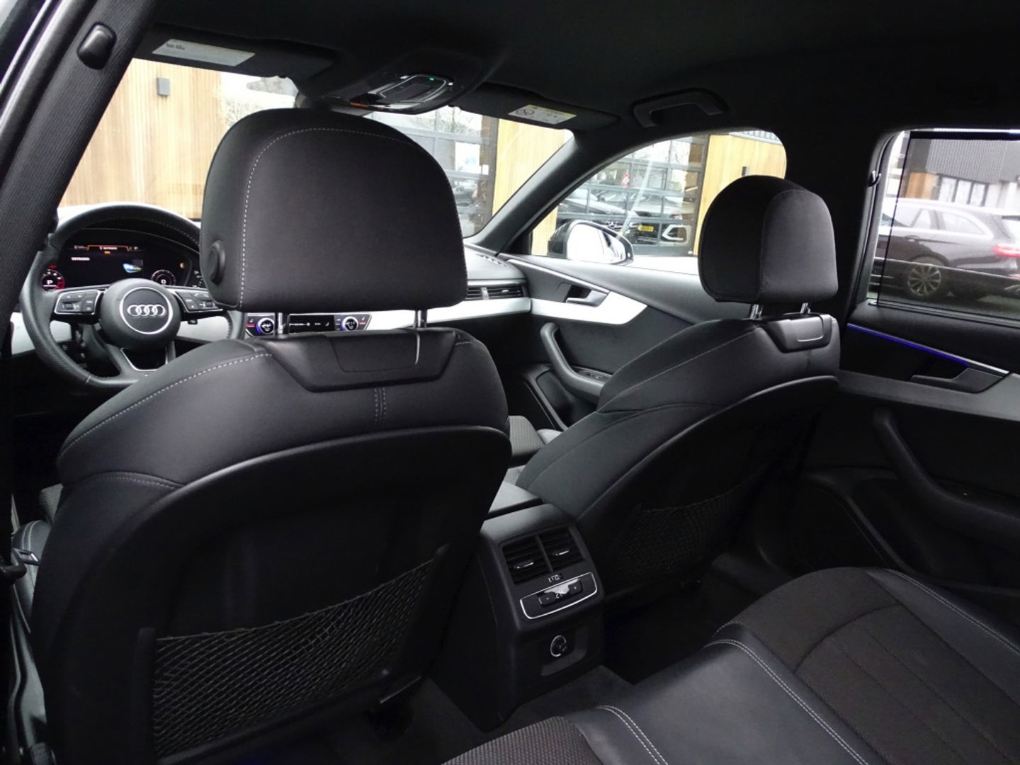 Audi A4 Avant 1.4 TFSI 150PK automaat. S-line S / S virtual dashboard / *NAP*