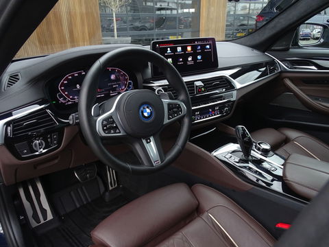 BMW 5 Serie 530e 292PK M-Sport / M- Individual / alcantara / 360° / Laser