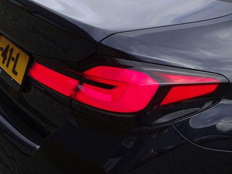 BMW 5 Serie 530e 292PK M-Sport / M- Individual / alcantara / 360° / Laser