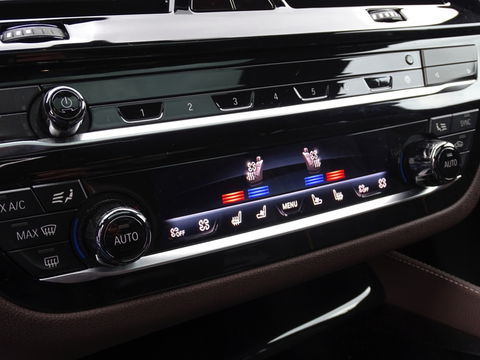 BMW 5 Serie 530e 292PK M-Sport / M- Individual / alcantara / 360° / Laser