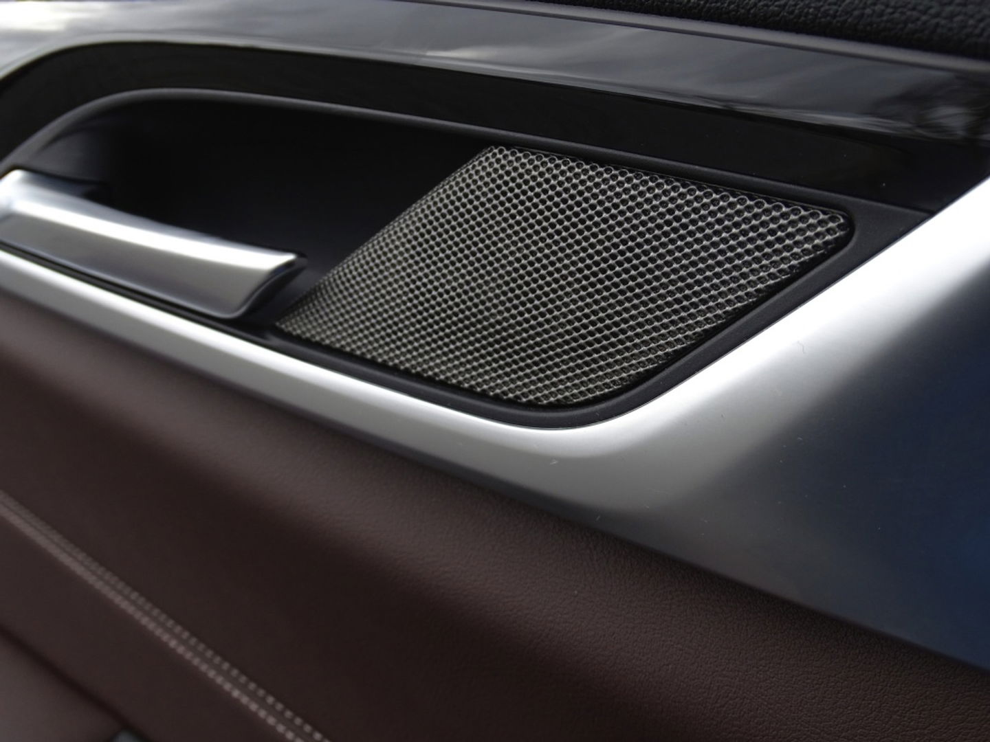 BMW 5 Serie 530e 292PK M-Sport / M- Individual / alcantara / 360° / Laser