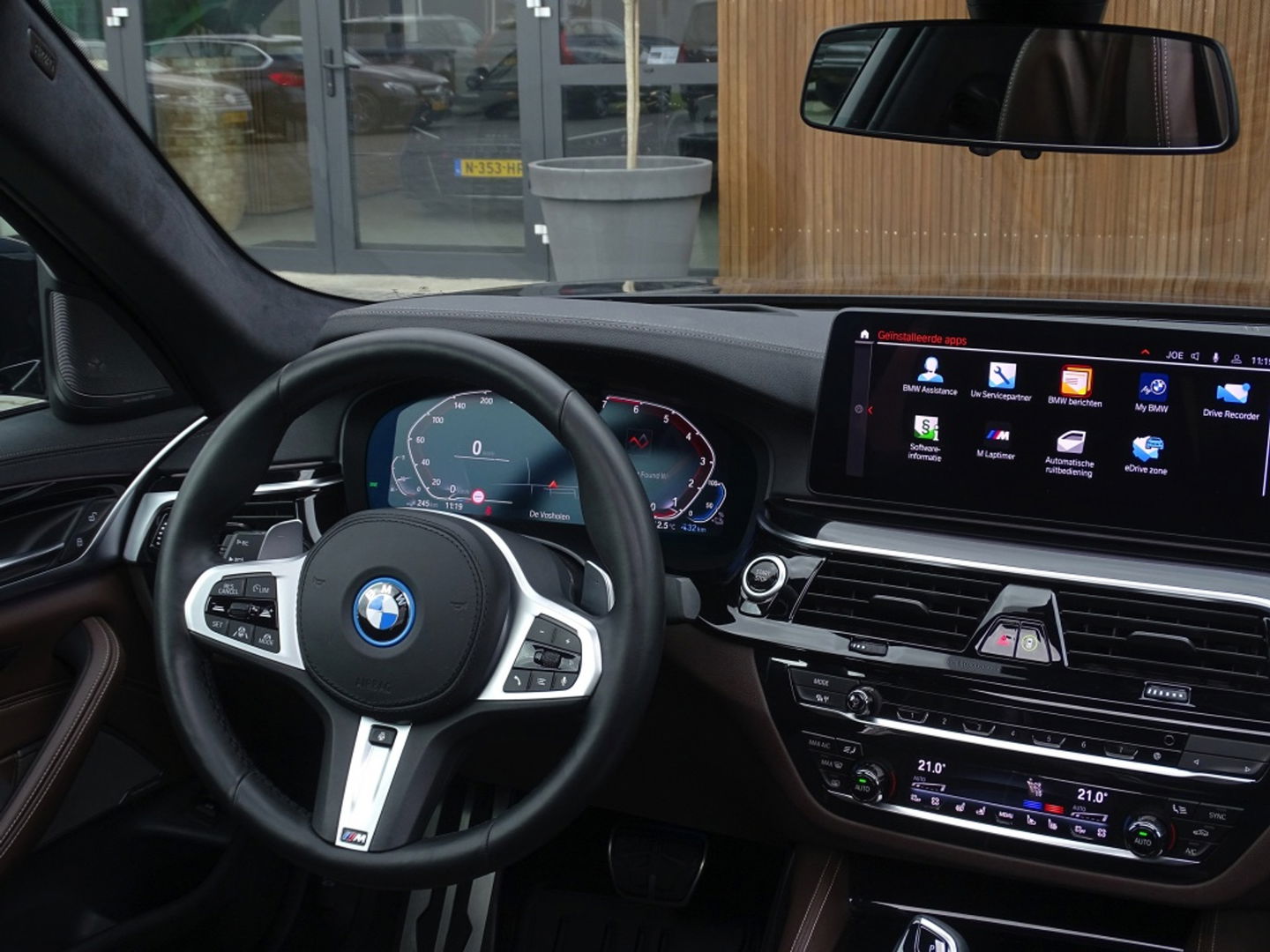 BMW 5 Serie 530e 292PK M-Sport / M- Individual / alcantara / 360° / Laser