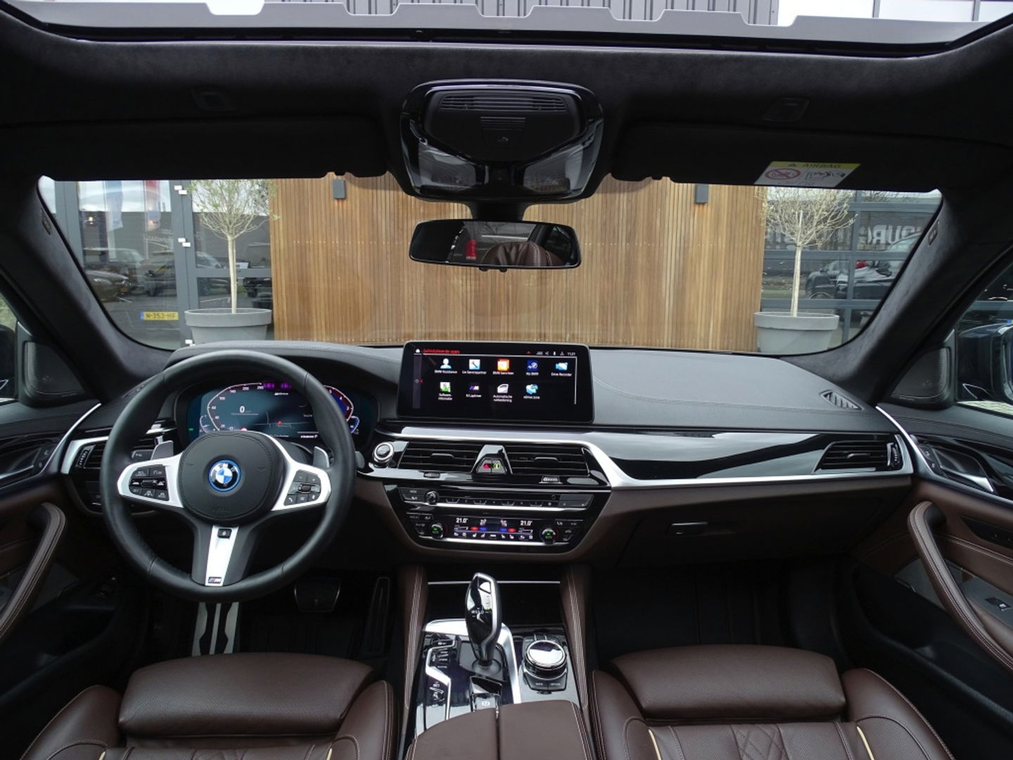 BMW 5 Serie 530e 292PK M-Sport / M- Individual / alcantara / 360° / Laser