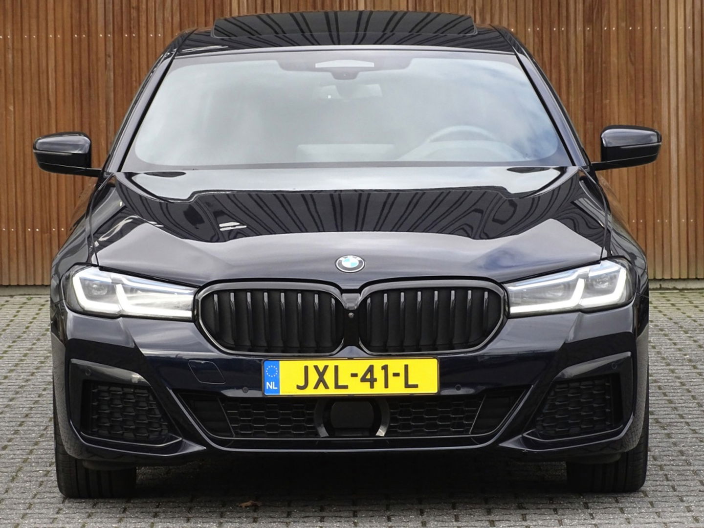 BMW 5 Serie 530e 292PK M-Sport / M- Individual / alcantara / 360° / Laser