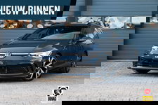 Volkswagen Golf - Variant 1.5 eTSI R-Line /LED/IQ-LIGHT/SFEERVERL./CAMERA/ACC/CARPLAY!