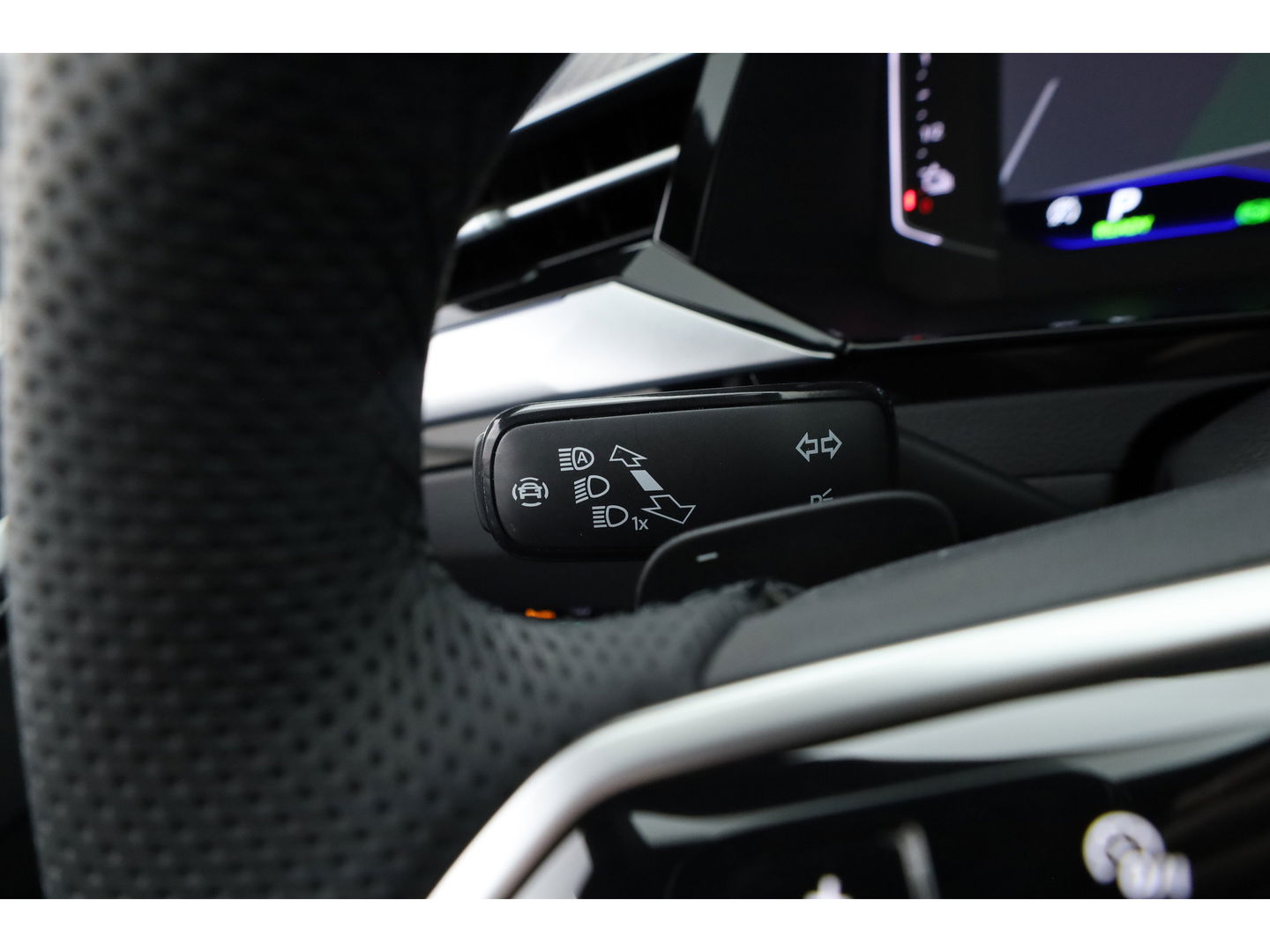 Volkswagen Arteon Shooting Brake 1.4 TSI eHybrid R-Line Business+ | Pano | HUD | 360cam | Massage | Elek. Trekhaak | Stoel- Stuurverw. | Adapt. Cruise