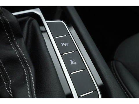 Volkswagen Arteon Shooting Brake 1.4 TSI eHybrid R-Line Business+ | Pano | HUD | 360cam | Massage | Elek. Trekhaak | Stoel- Stuurverw. | Adapt. Cruise