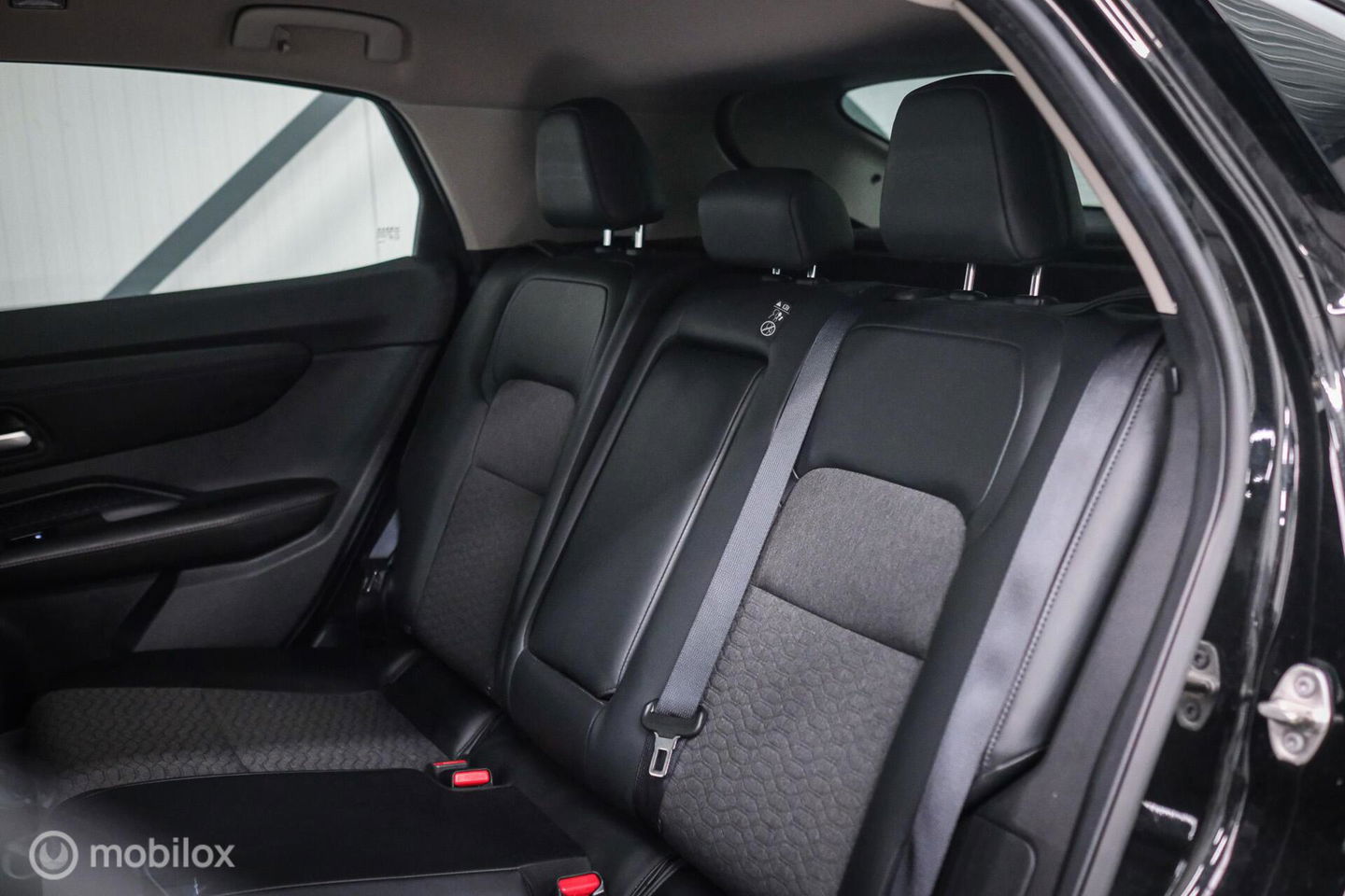 Nissan ARIYA Advance 66 kWh | 360 camera | navigatie | Halfleder | NAP NL auto | Rijklaarprijs | stoelverwarming |