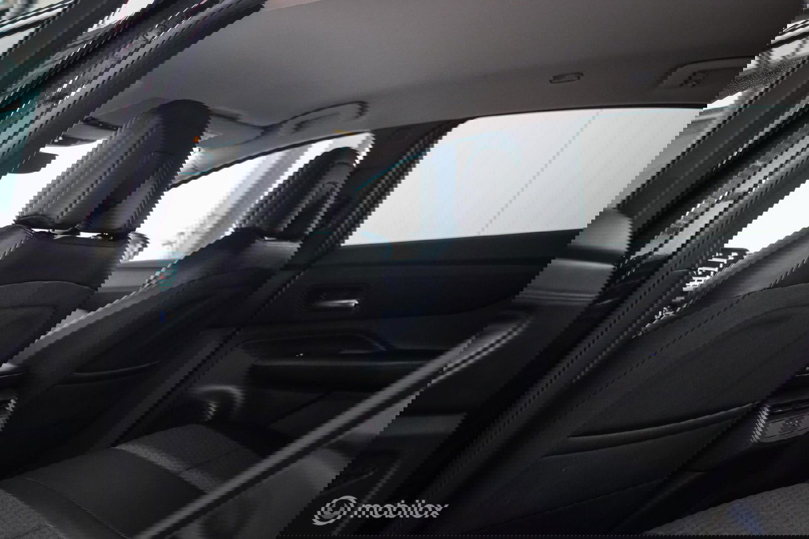 Nissan ARIYA Advance 66 kWh | 360 camera | navigatie | Halfleder | NAP NL auto | Rijklaarprijs | stoelverwarming |